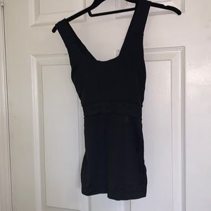 Lululemon Sz 6 racer back top in great condition